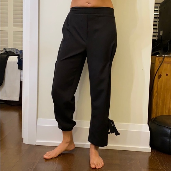 Versatile and unique pants - Picture 2 of 6
